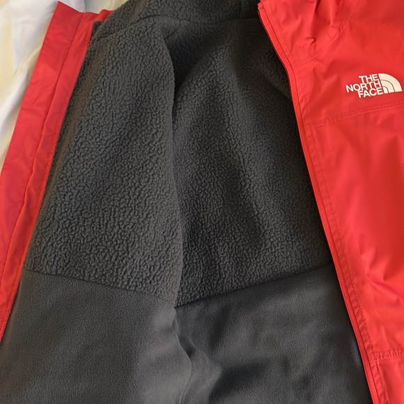 Red jacket for winter - Picture 2 of 4